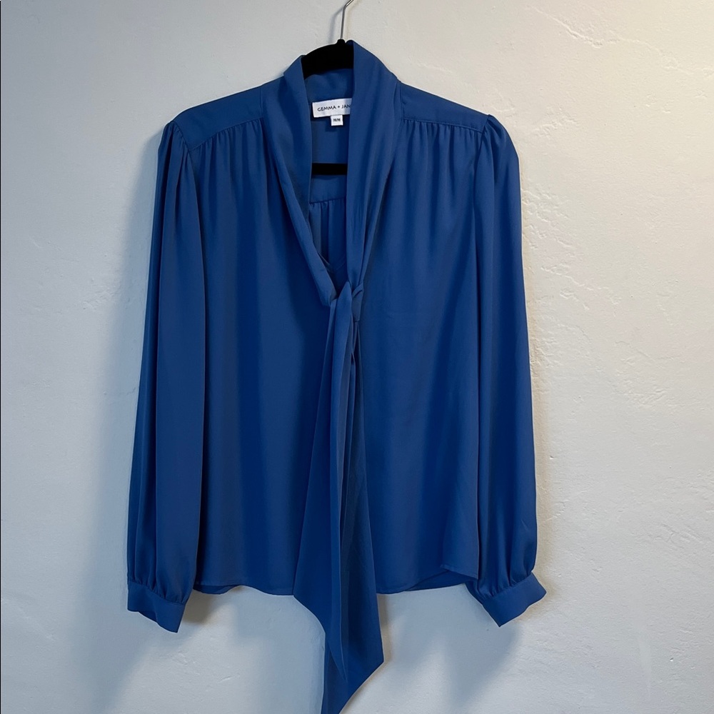 Gemma + Jane Tie Neck Georgette Blouse NWOT